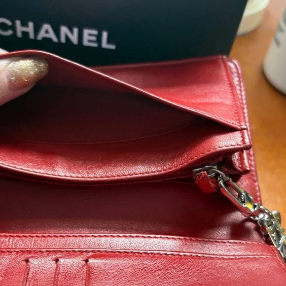 CHANEL Red Quilted Wallet - Picture 7 of 10